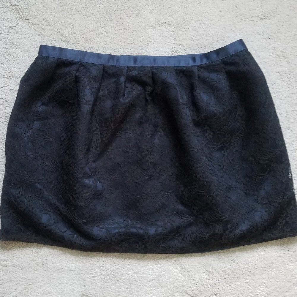 Heritage 1981 Blue and black lace short skirt